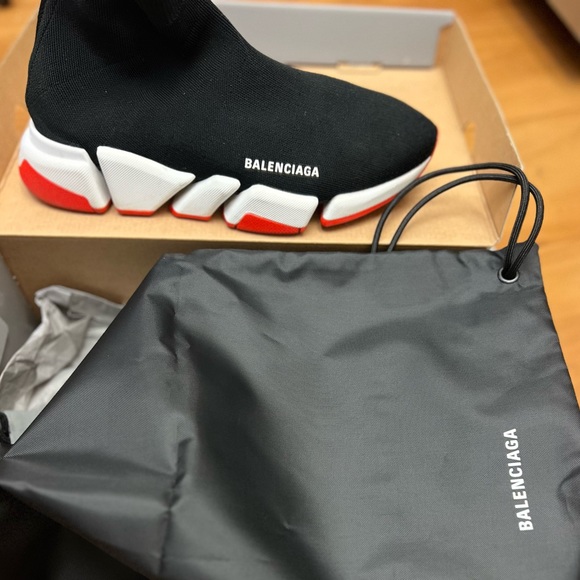 Speed 2.0 Sneaker in black recycled knit, white and red sole unit - Picture 5 of 14